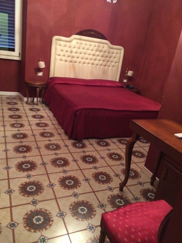 Foro Imperatori 3* Rome